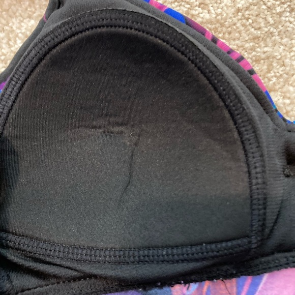 Beautiful tropical print tankini. Flattering front, Excellent condition, size 8 - Picture 6 of 8